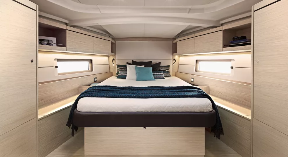 oceanis46.1_interieur_cabine.jpg
