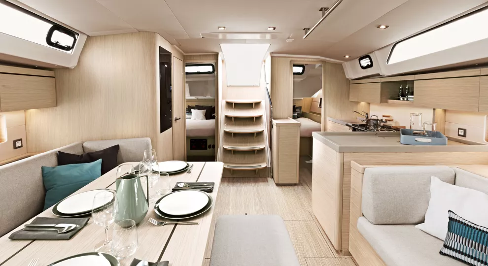 oceanis46.1_interieur_espace.jpg