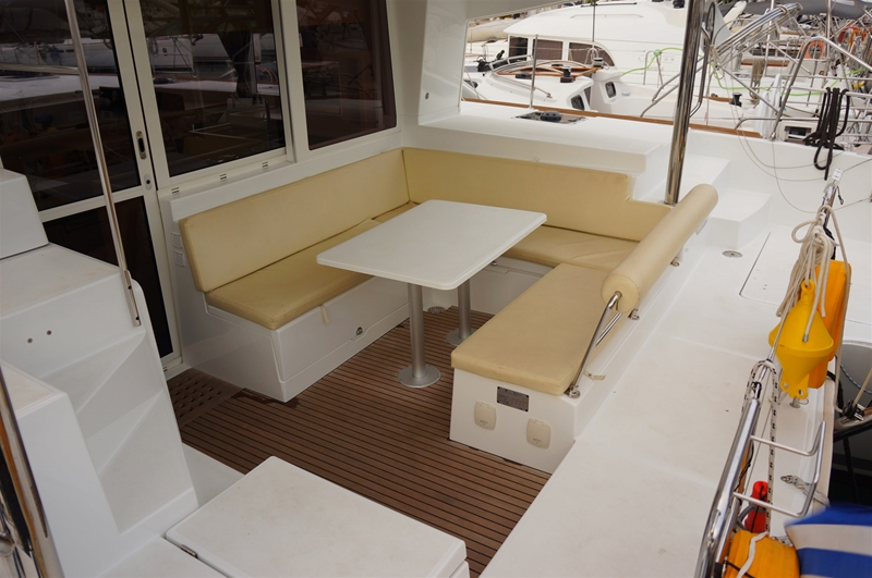 Lagoon 400 S2 Myrto exterior 3